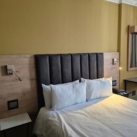 Manhattan Hotel Pretoria-Noord Eksteriør bilde